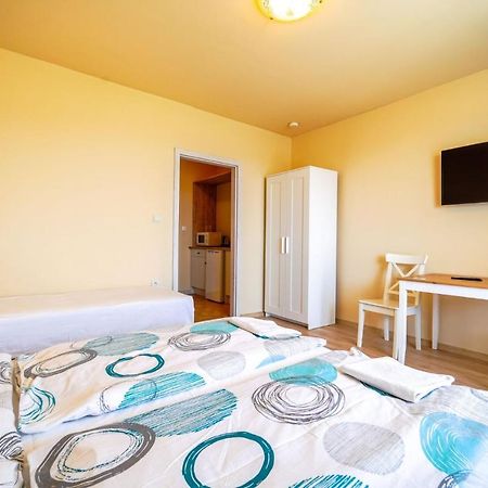 Veľký Meder Apartmany Karmon Park מראה חיצוני תמונה