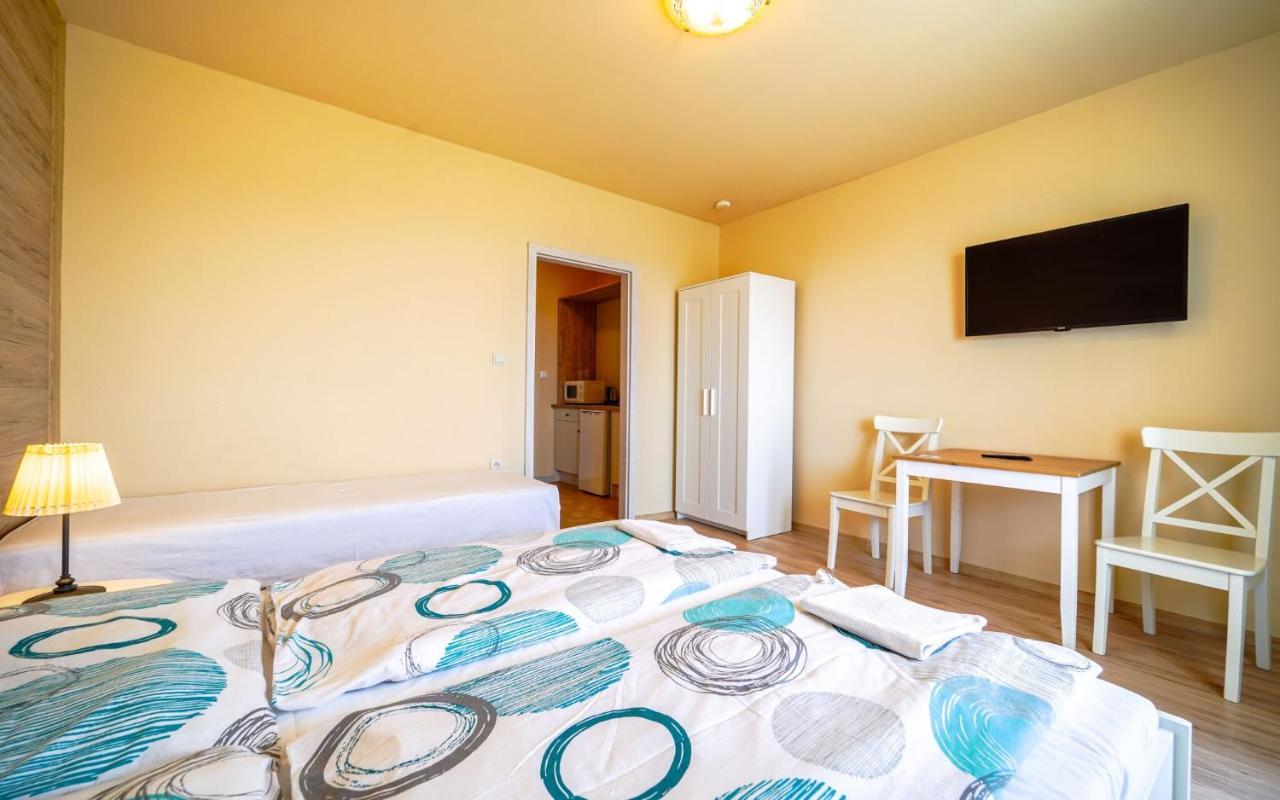 Veľký Meder Apartmany Karmon Park מראה חיצוני תמונה