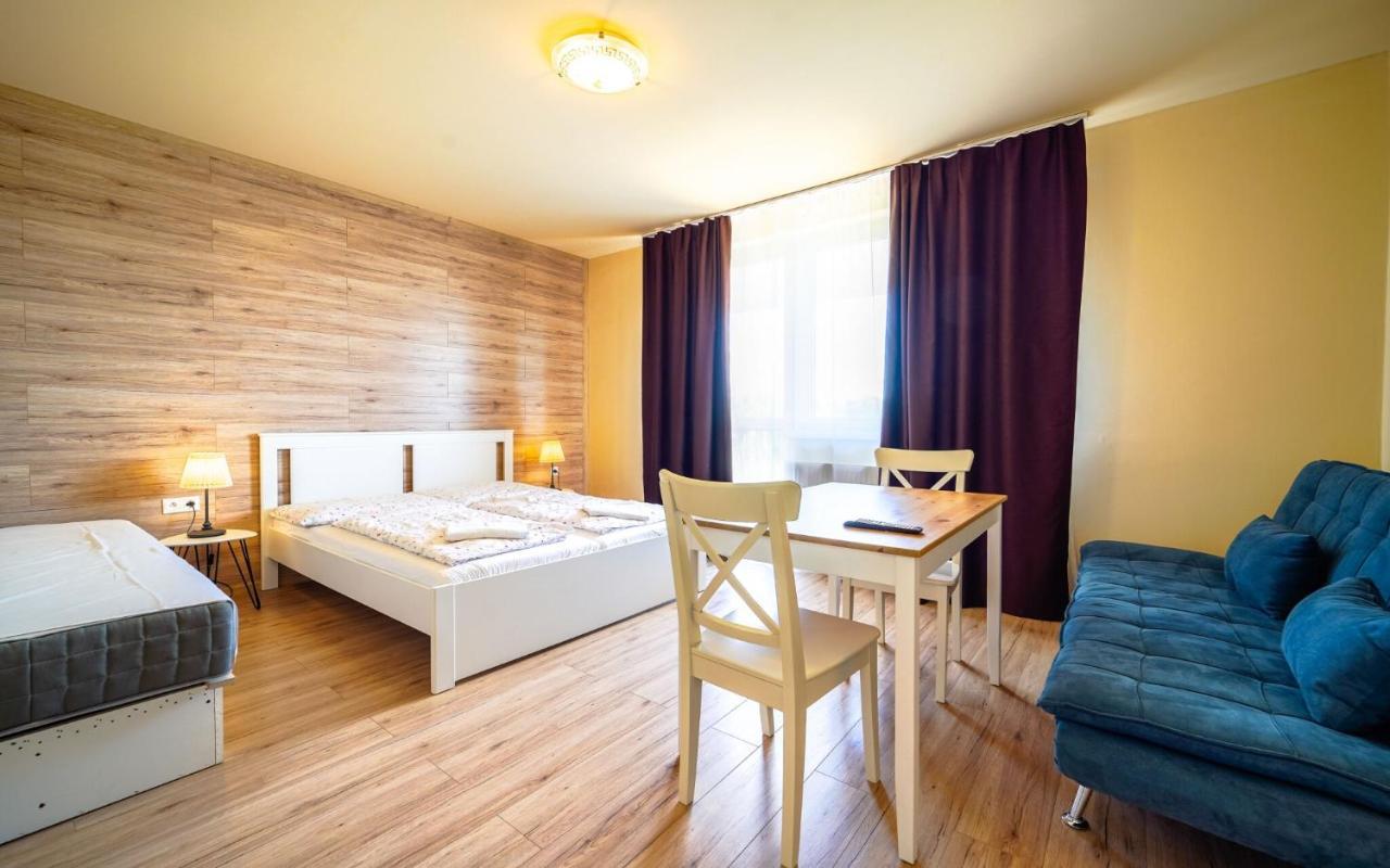 Veľký Meder Apartmany Karmon Park מראה חיצוני תמונה